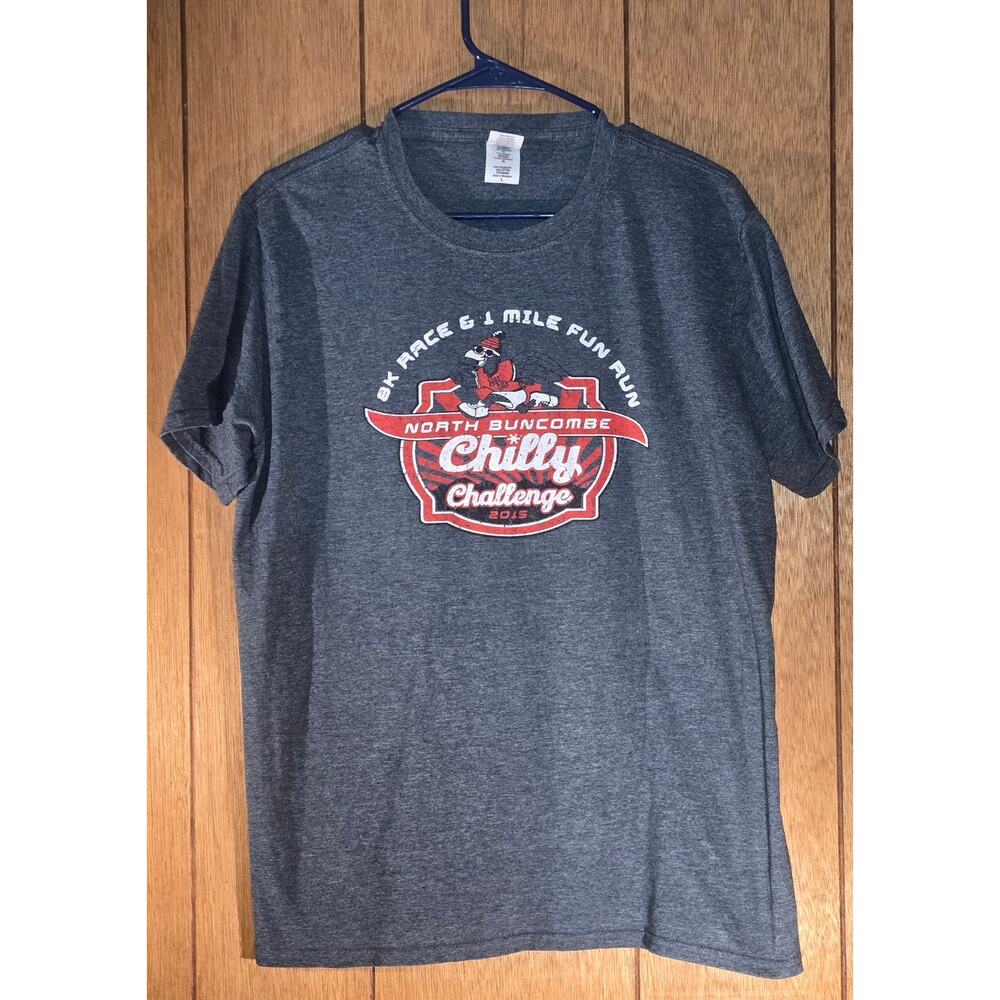 North Buncombe Chilly Challenge 2015 T Shirt Large Gray Race Run Graphic